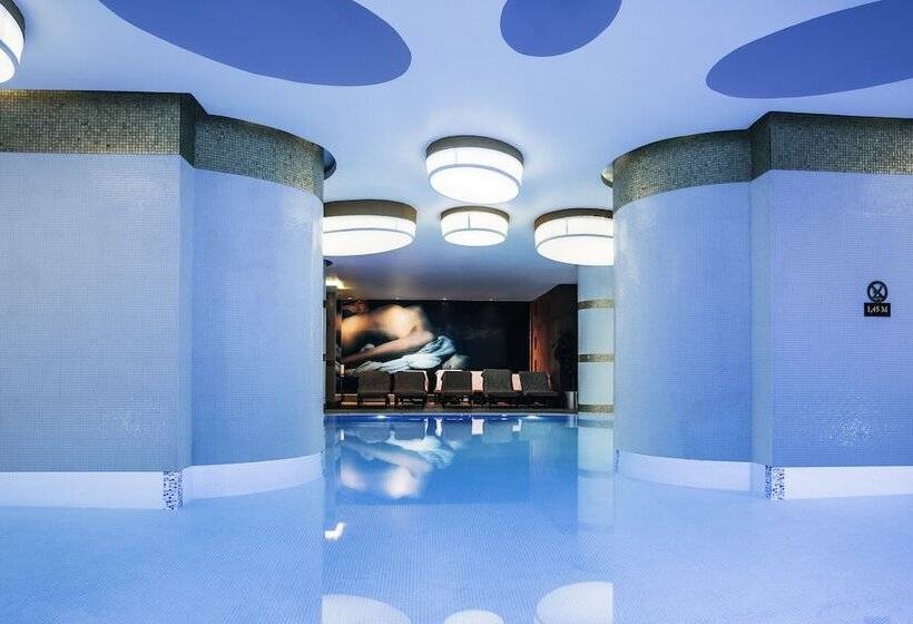 ホテル The Elysium Taksim