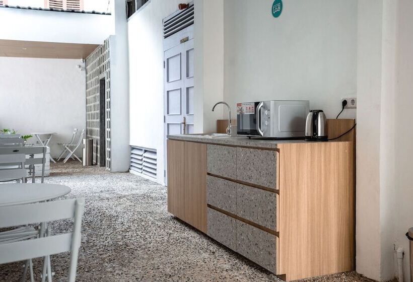 هاستل Bobopod Kota Lama, Semarang