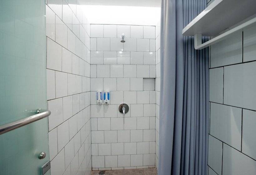 هاستل Bobopod Kota Lama, Semarang