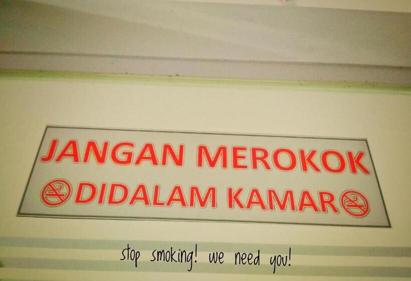 הוסטל Wisma Aira