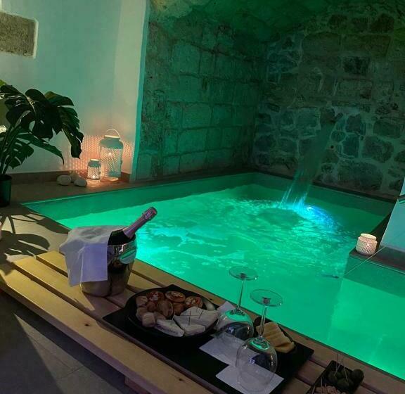 تختخواب و صبحانه Luna Federiciana Luxury Room & Spa
