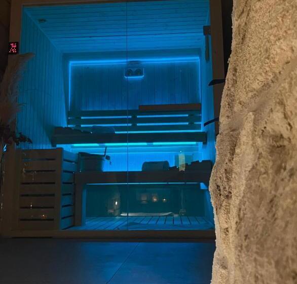 تختخواب و صبحانه Luna Federiciana Luxury Room & Spa