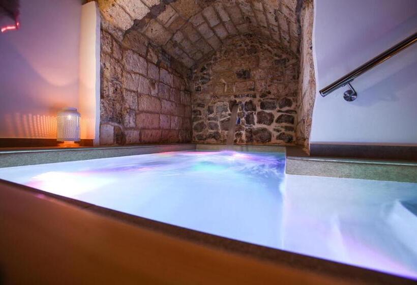 تختخواب و صبحانه Luna Federiciana Luxury Room & Spa
