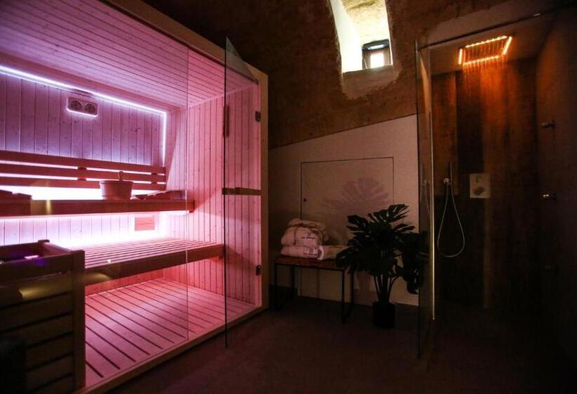 تختخواب و صبحانه Luna Federiciana Luxury Room & Spa