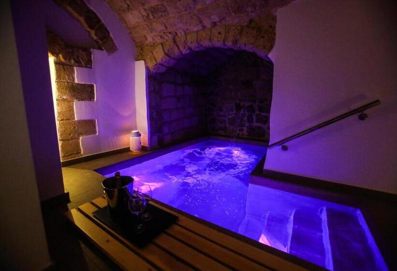 تختخواب و صبحانه Luna Federiciana Luxury Room & Spa