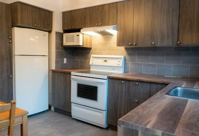 Pensão Montreal Homes Affordable Rooms, Smart Tv, Shared Kitchen