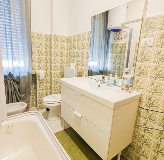 פנסיון Guest House Service   Game Apartment