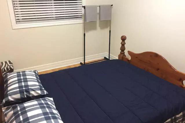 הוסטל Private Rooms, Free Parking, Full Kitchen, Best Prices In Town  York University Heights