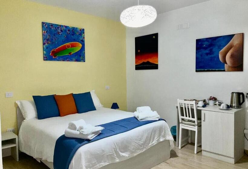 تختخواب و صبحانه A Room De  Scugnizzi