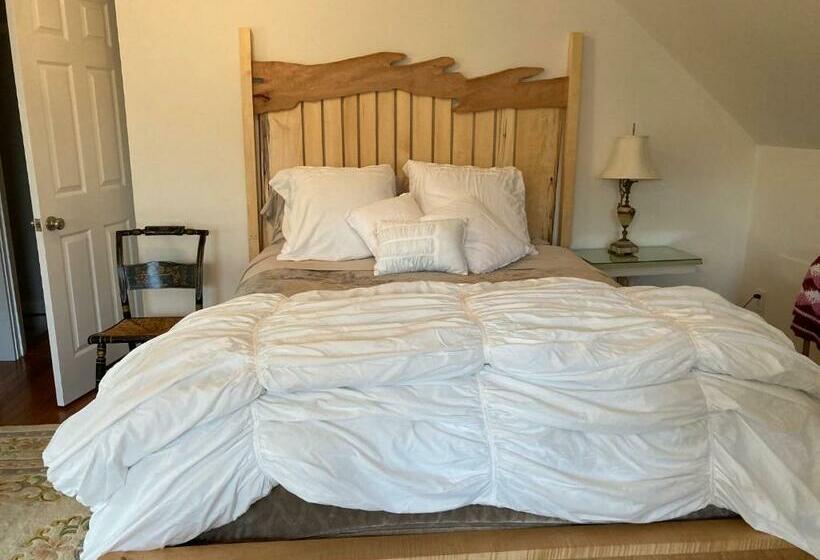 مبيت وإفطار The Birch Grove