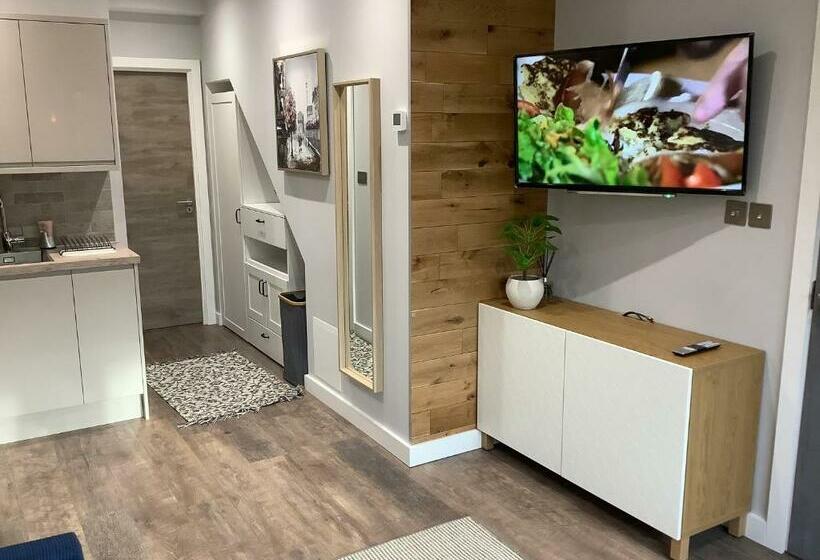 Carolyn’s Place