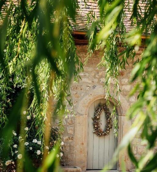 هتل Magdalenengut Studios Und Suiten