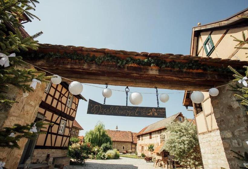 هتل Magdalenengut Studios Und Suiten
