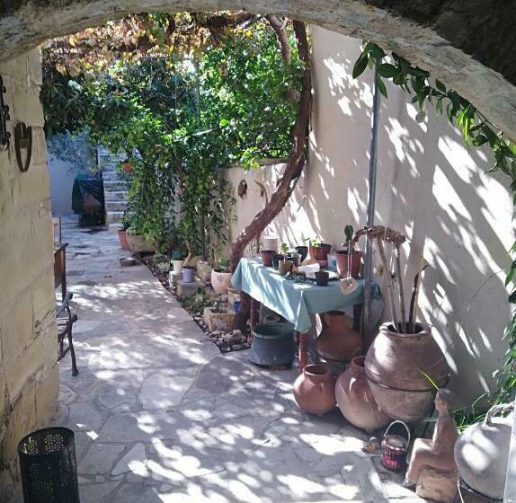 پانسیون Avli The Courtyard