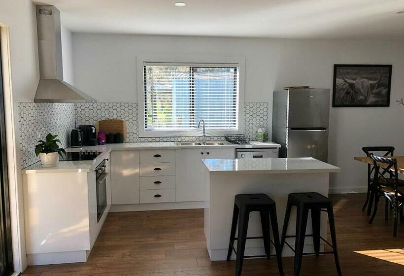 Пансион Oak Lane Guest House & Farm Stay