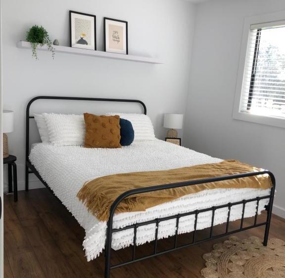 Пансион Oak Lane Guest House & Farm Stay