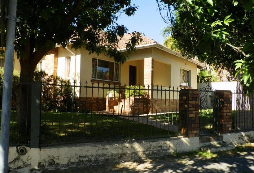 10 On Fairview B&b