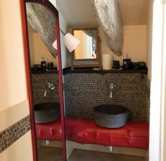 مبيت وإفطار Bed&box