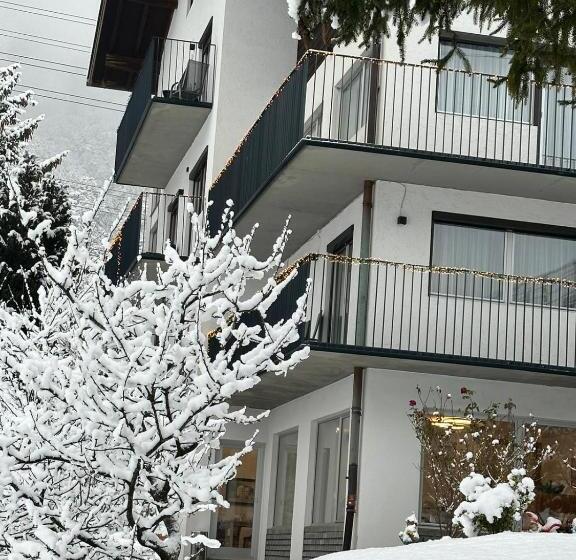 Bed and Breakfast Pension Alpina