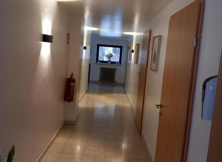 Bed and Breakfast Pension Alpina