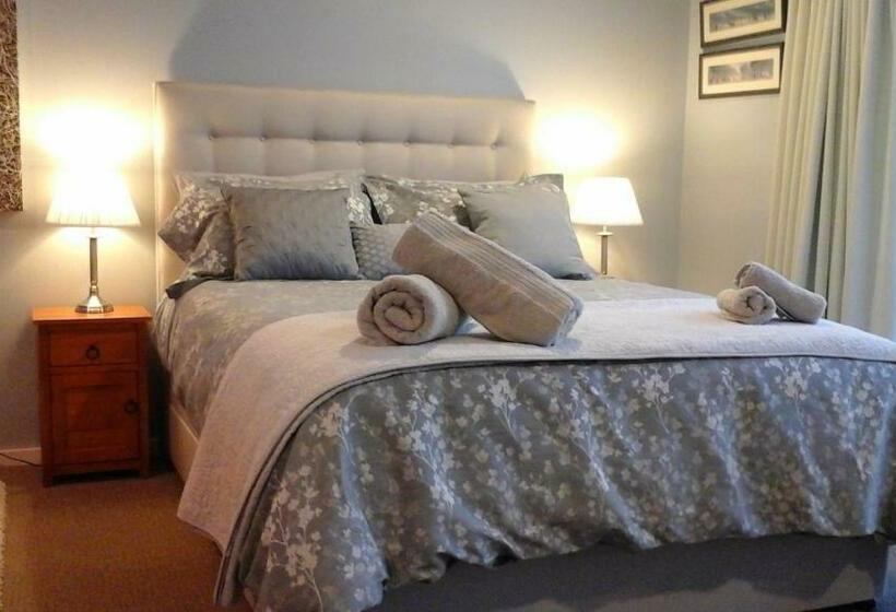 Bed and Breakfast Pukeko Nest