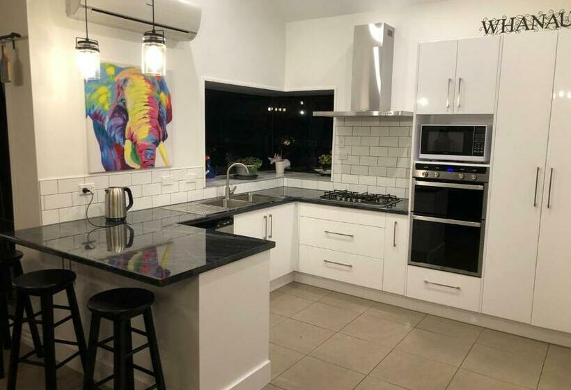 تختخواب و صبحانه Warm On Waterloo