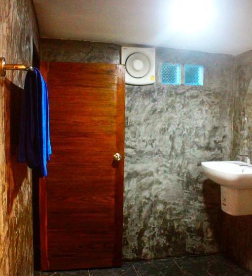 هتل Jungle Guesthouse