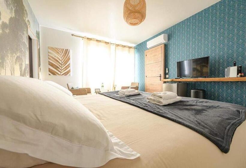 پانسیون Chambres D Hôtes La Mascrabiere Bed & Spa