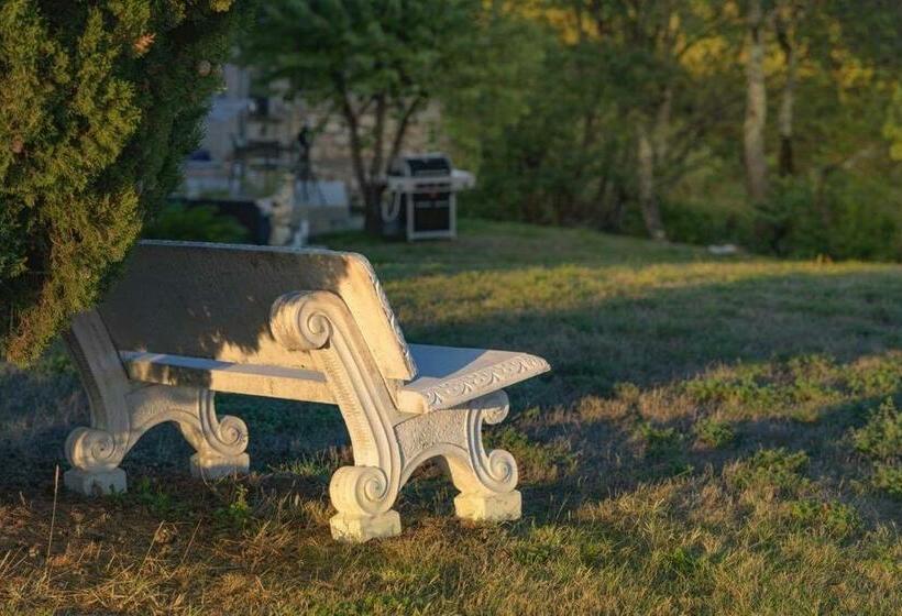پانسیون Chambres D Hôtes La Mascrabiere Bed & Spa