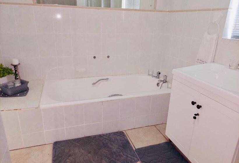 פנסיון The Vintage Crane Guest House