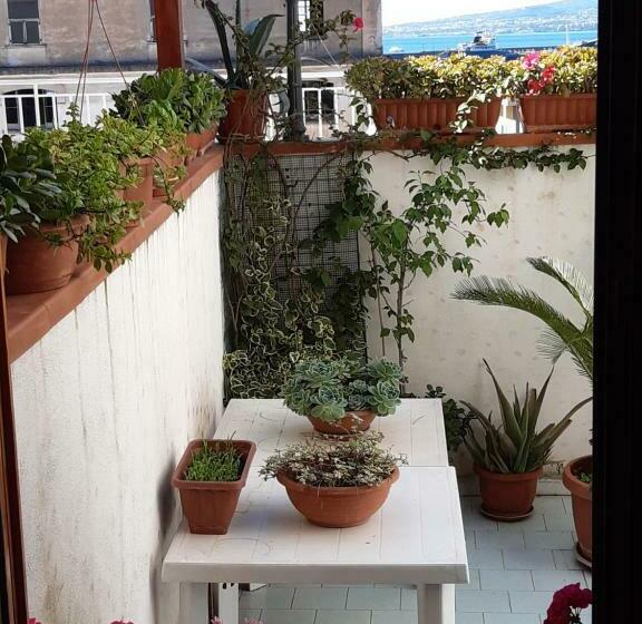 تختخواب و صبحانه La Terrazza Sul Porto