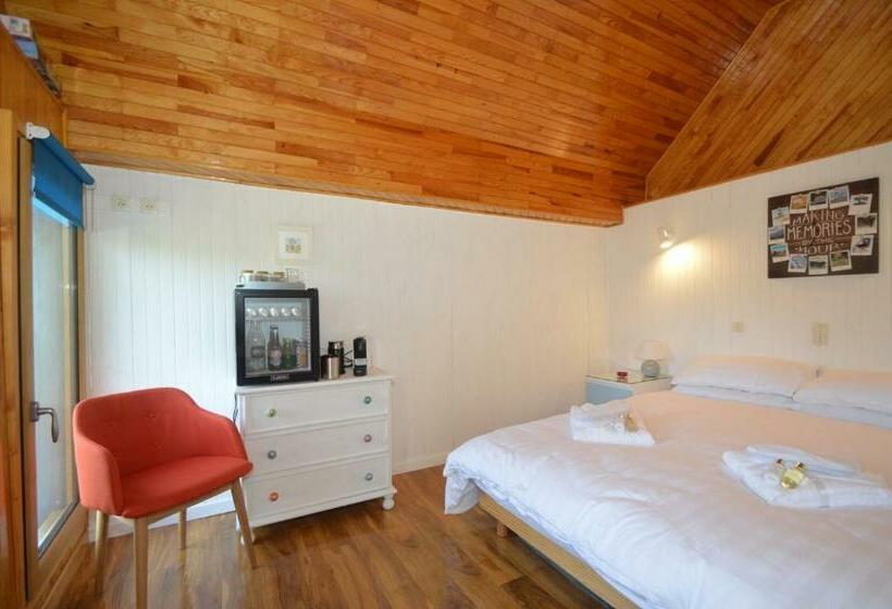 مبيت وإفطار Le Petit Chalet Leard