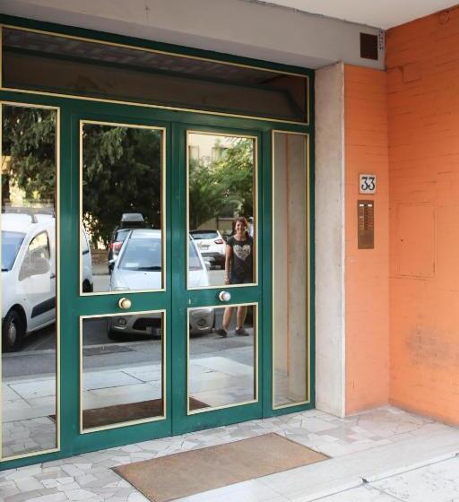 تختخواب و صبحانه Residenza Leone