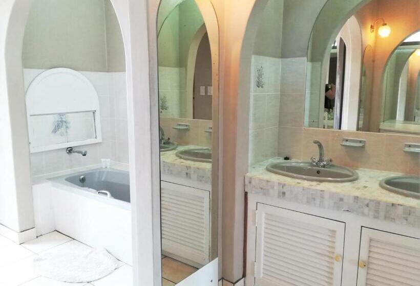 צימר Rockview Guest House