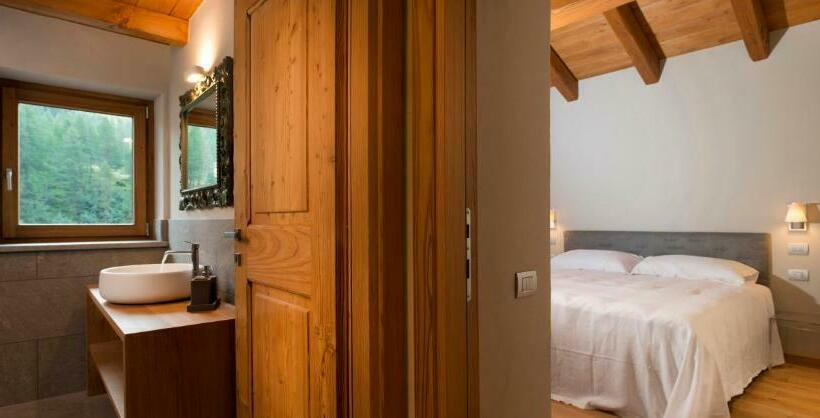 3 Chalets Apart