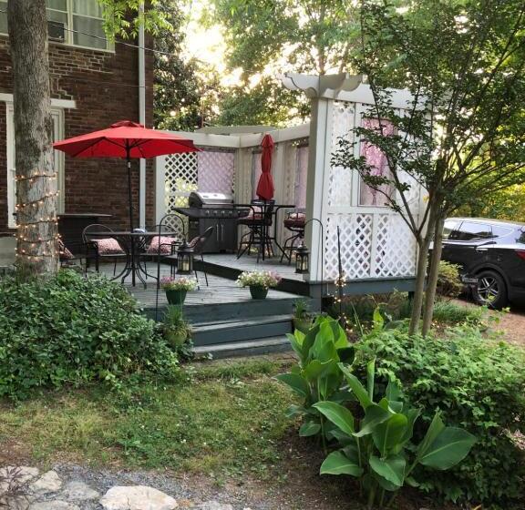 تختخواب و صبحانه Belmont Inn