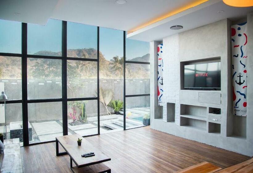 تختخواب و صبحانه Flores Passport House