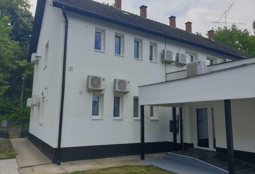 住宿加早餐  Kid Família Panzió Balatonszárszó