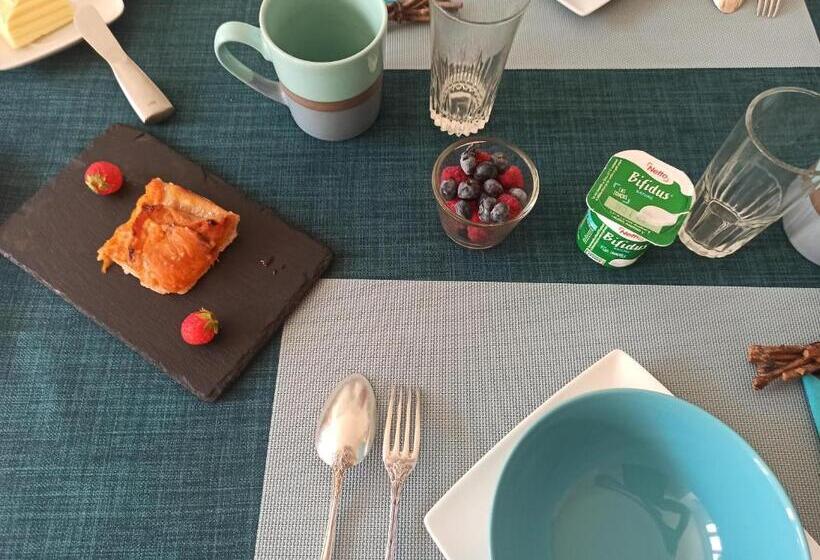 تختخواب و صبحانه La Douceur Saumuroise Avec Petit Déjeuner