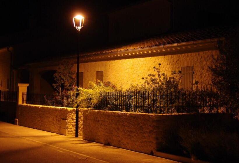住宿加早餐  Uzes Decouvertes