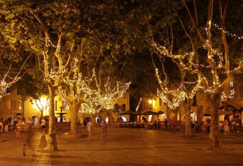 住宿加早餐  Uzes Decouvertes