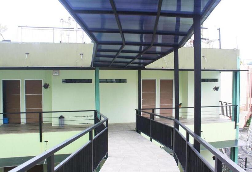 هتل Graha Widjaja