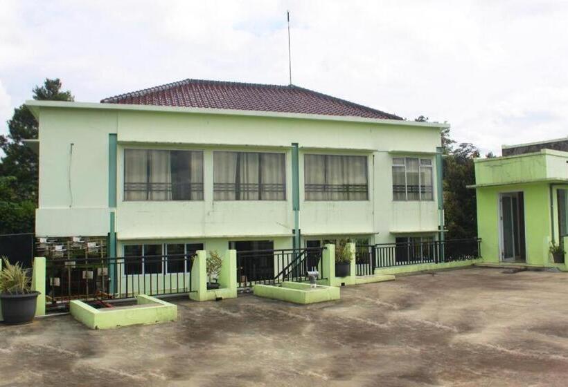 هتل Graha Widjaja