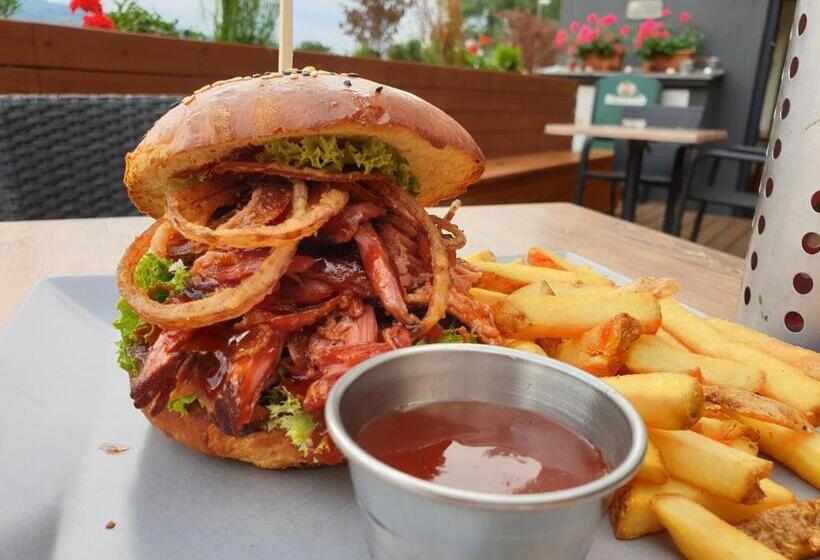 هتل Penzion Via Ferrata