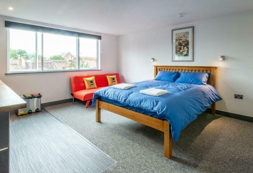 پانسیون 144 Lower Cheltenham Place