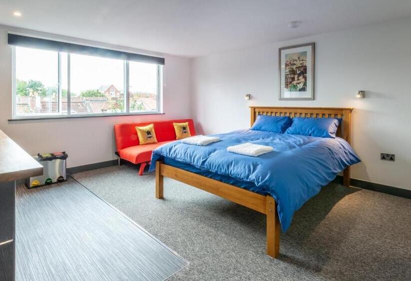 پانسیون 144 Lower Cheltenham Place