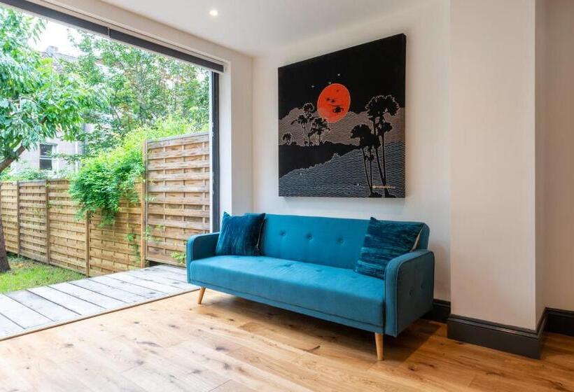 پانسیون 144 Lower Cheltenham Place