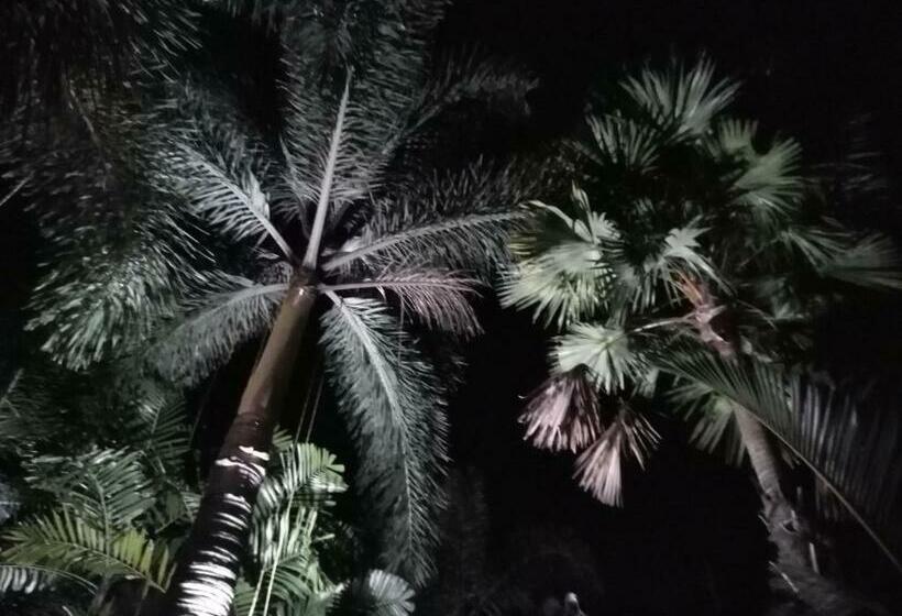 استراحتگاه Sanuk Bungalow