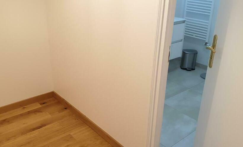 住宿加早餐  Crown Roads