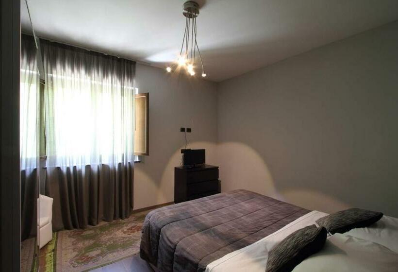 تختخواب و صبحانه Il Ruscello Rooms And Luxury Suite